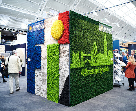 Evergreen Moss Premium custom design, moss wall with London moss skyline, Surface Design Show 2019, Freund GmbH exhibition stand